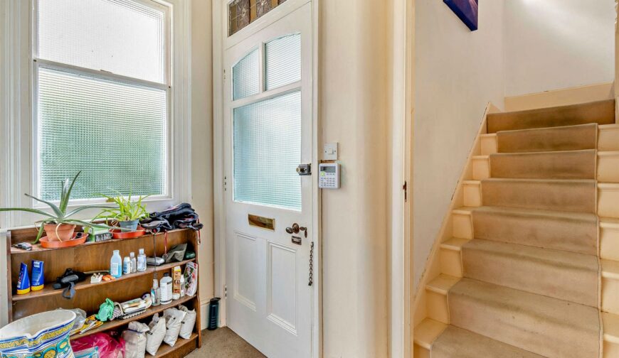 14 Porthill Gardens - Entrance Hall