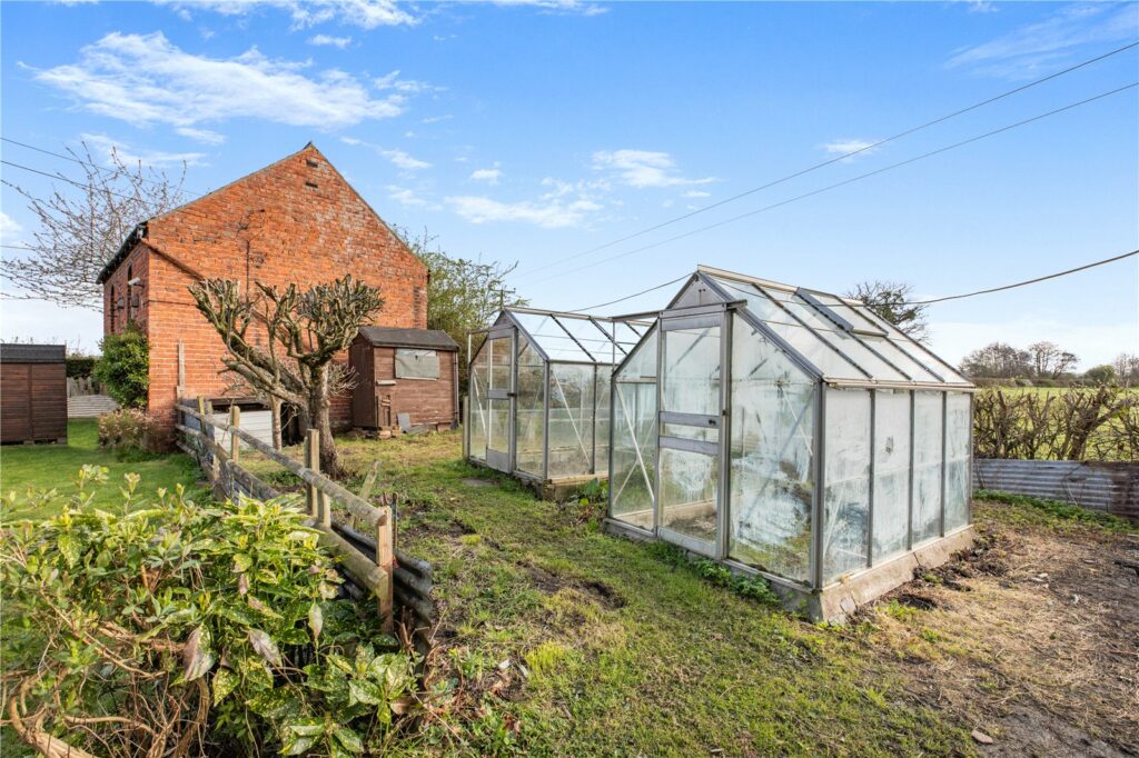 1 Ferndale Cottages, Bings Heath - 7