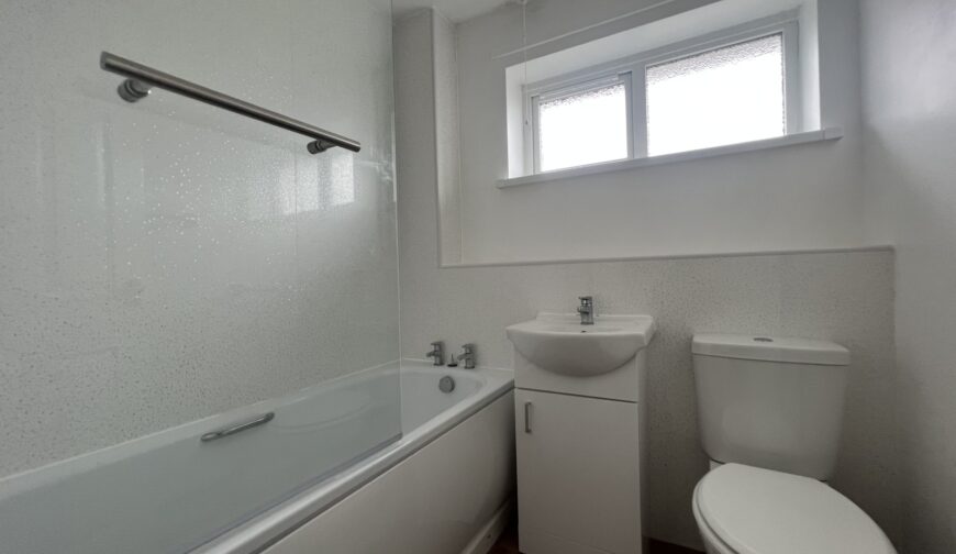 1 Spencer Drive - Picture No. 06