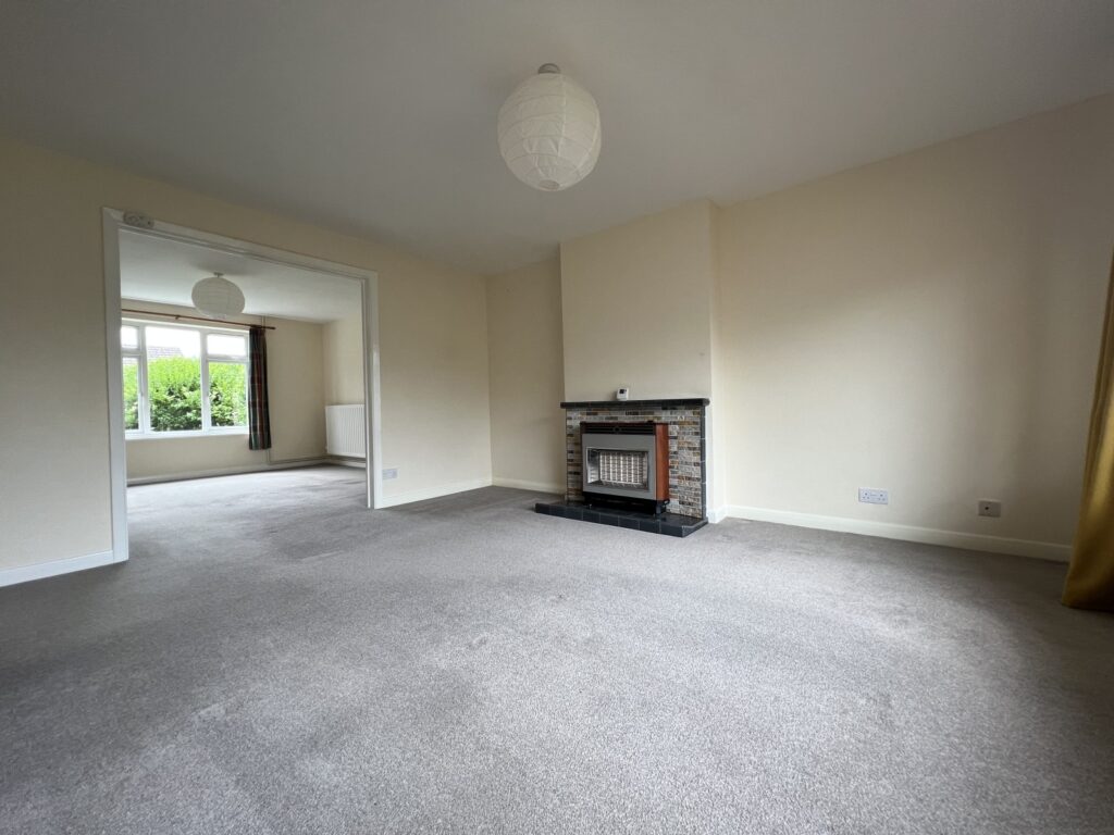 1 Spencer Drive - Picture No. 18