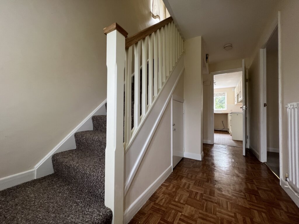 1 Spencer Drive - Picture No. 20