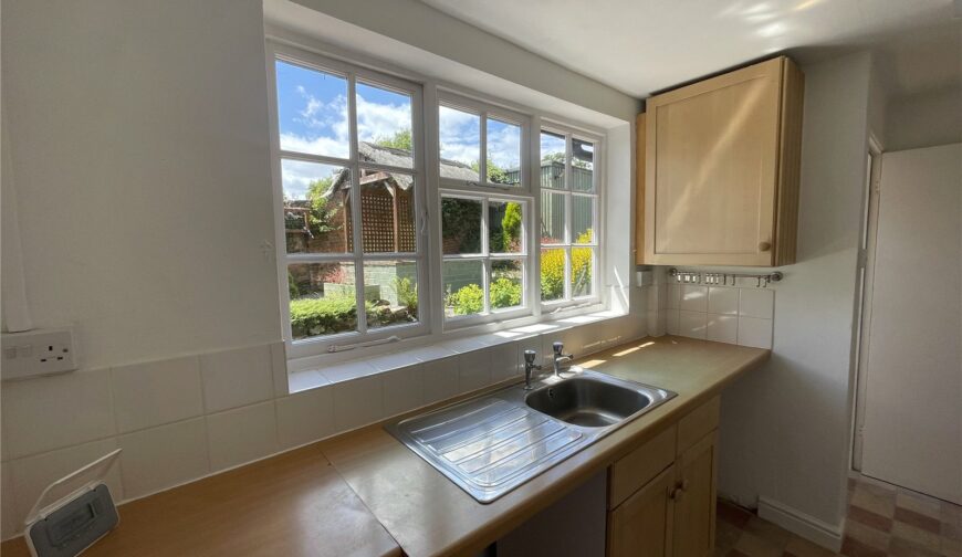 3 Village Lodge, Weston Park - Picture No. 09