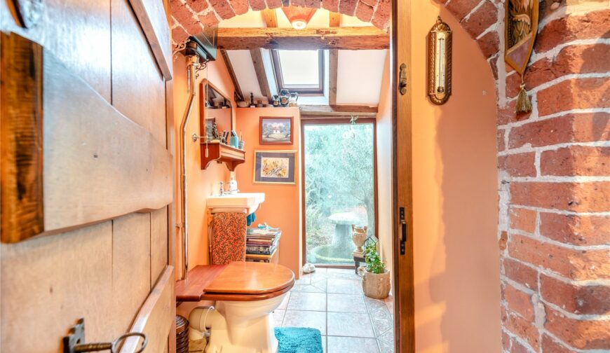 Golding Hall - Picture No. 20