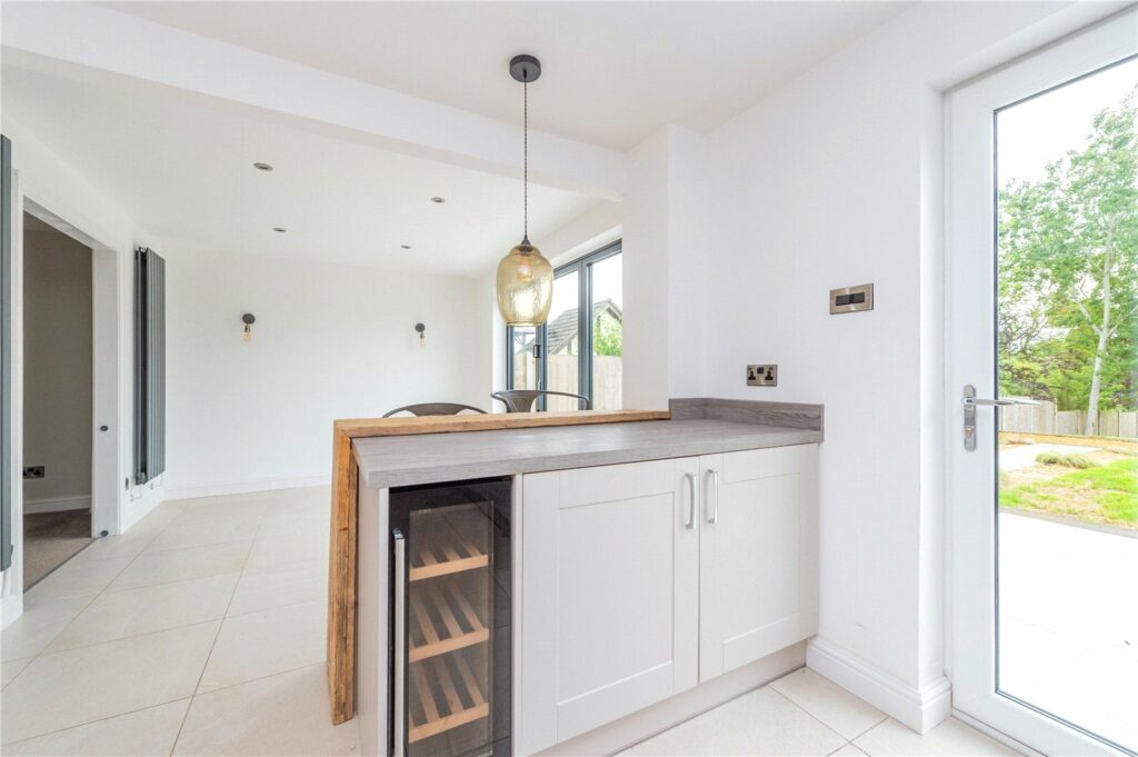 2 Malt Fallows, Crew Green - 6