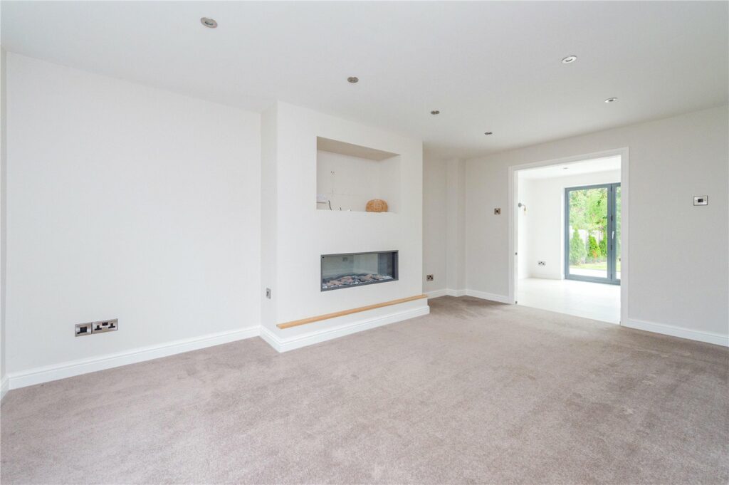 2 Malt Fallows, Crew Green - Picture No. 20