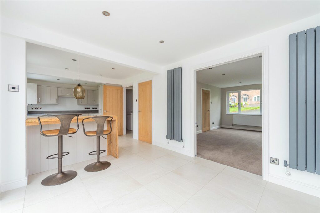 2 Malt Fallows, Crew Green - Picture No. 21