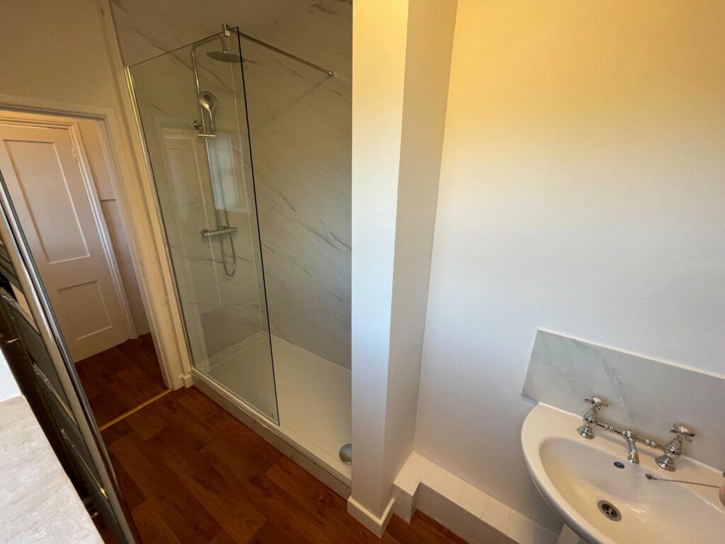 1 The Pikes, Elbridge - Picture No. 01