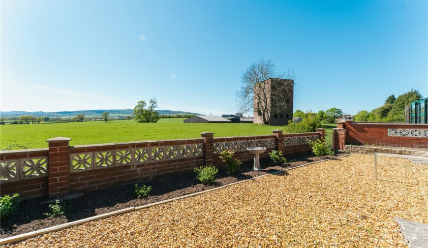 9 Beaconsfield Park - Picture No. 21