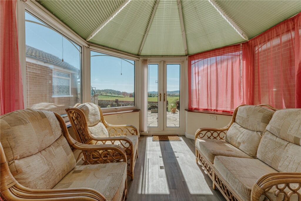 9 Beaconsfield Park - Picture No. 10