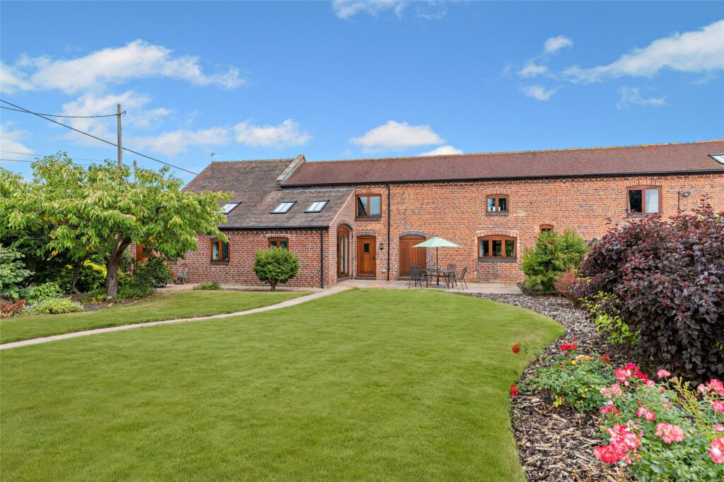 Turnkey barn conversion convenient location