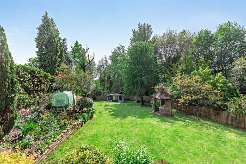 1 Rad Valley Gardens - 25