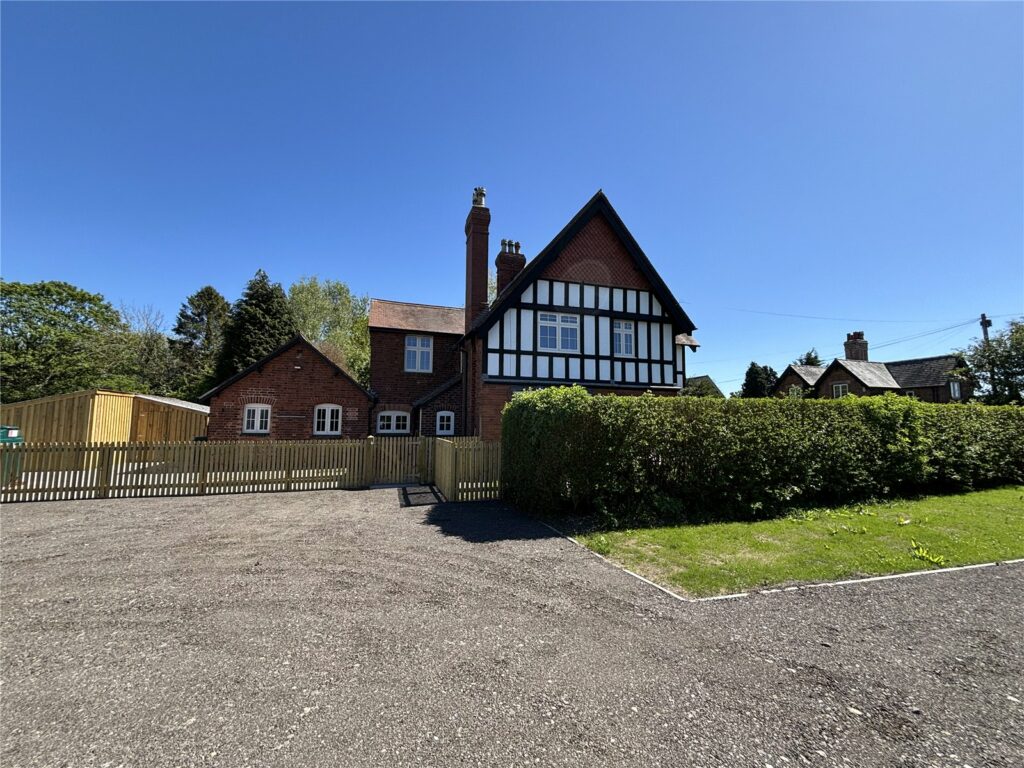 1 Church Cottages, Church Road - Picture No. 08