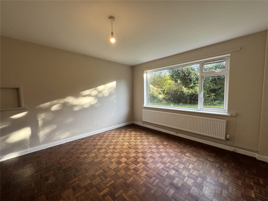 The Vicarage, Wombridge Road - Picture No. 17