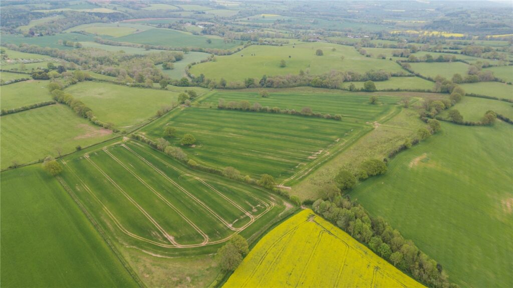 Parsonage Farm, Kyre - Picture No. 04