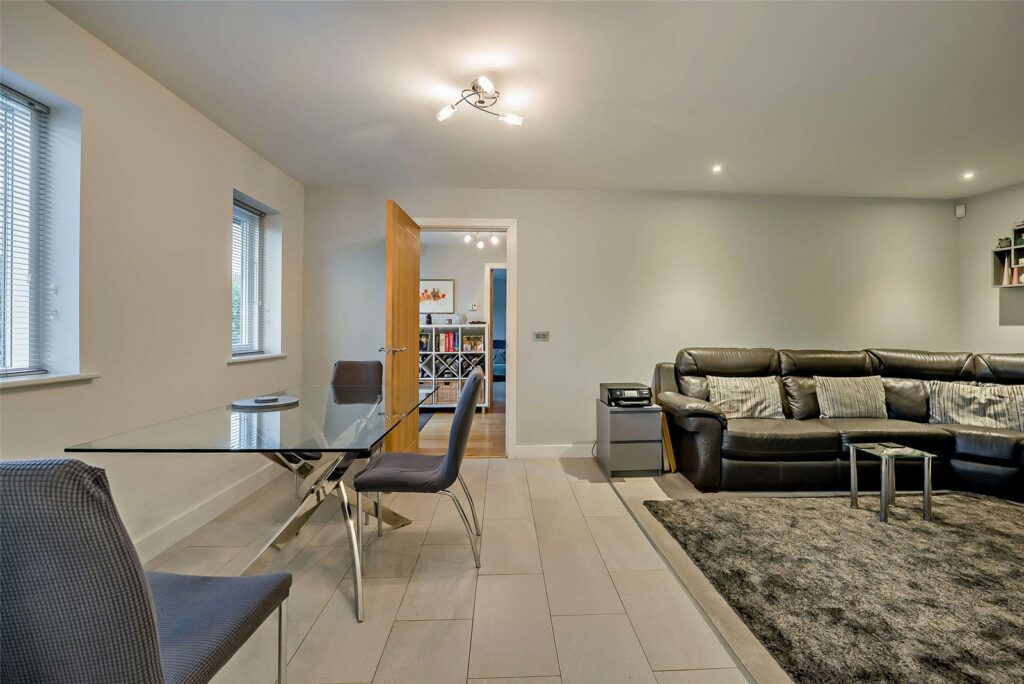 1 Minton Court - 7