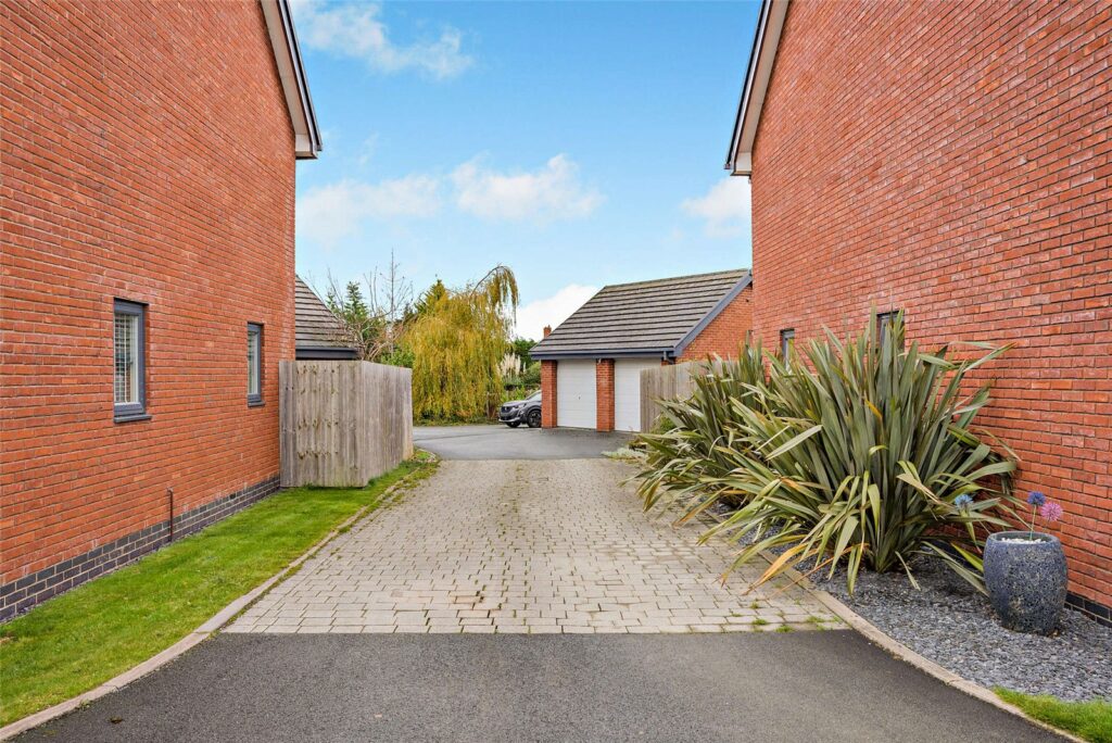 1 Minton Court - 34