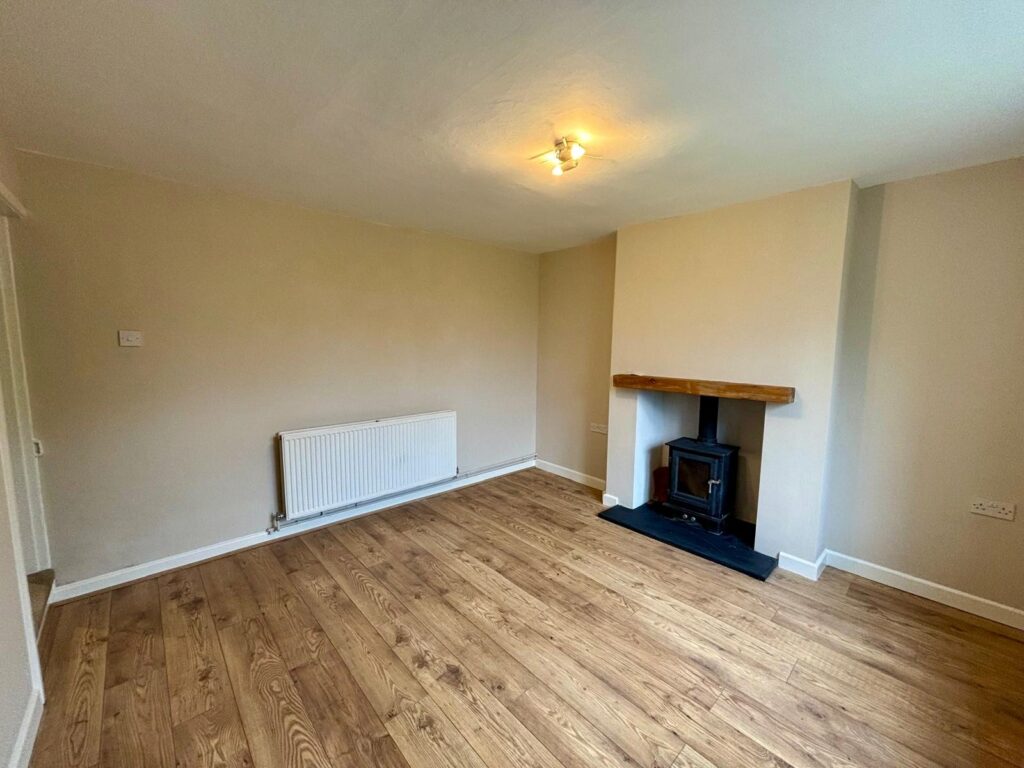 2 Callingwood Cottages - Picture No. 02