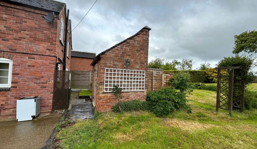 2 Callingwood Cottages - Picture No. 03