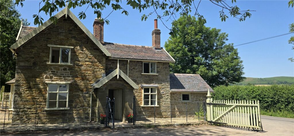 Wenlock Lodge - Picture No. 09