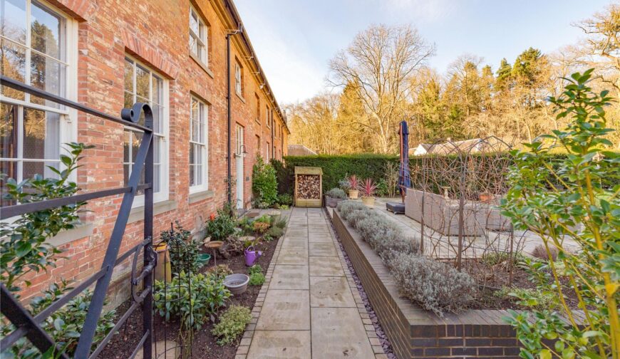 1 Apley Park Mews, Apley Park - Gardens