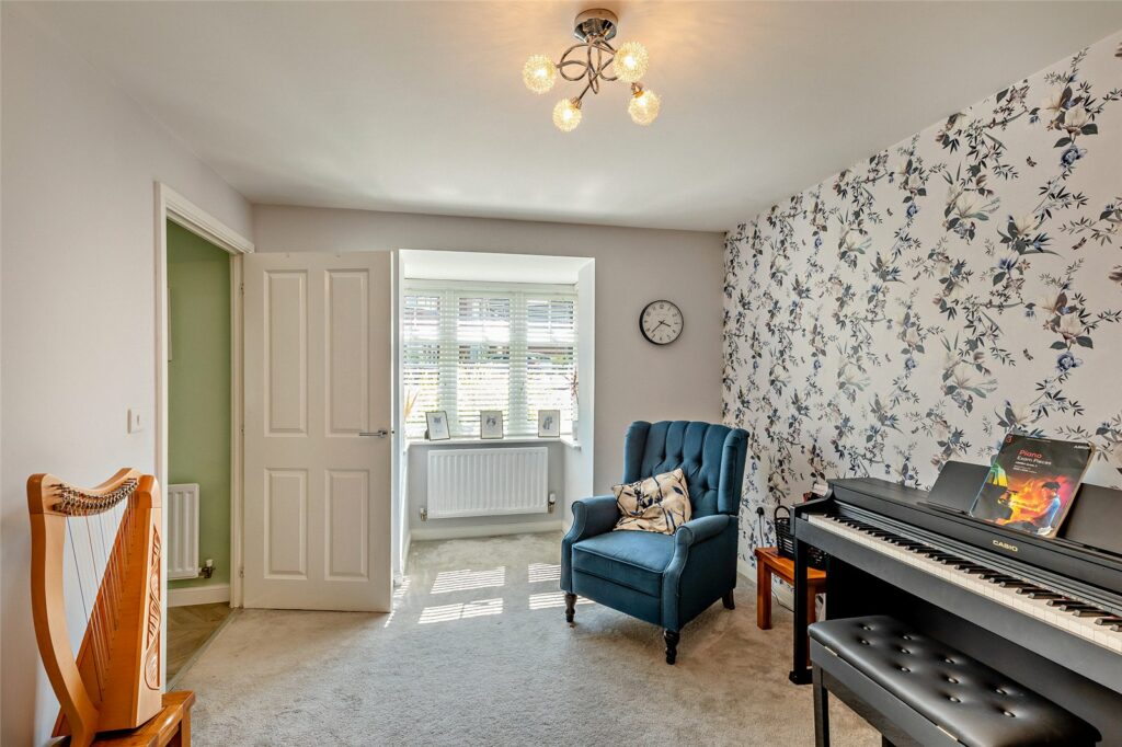 3 Delune Crescent - 4