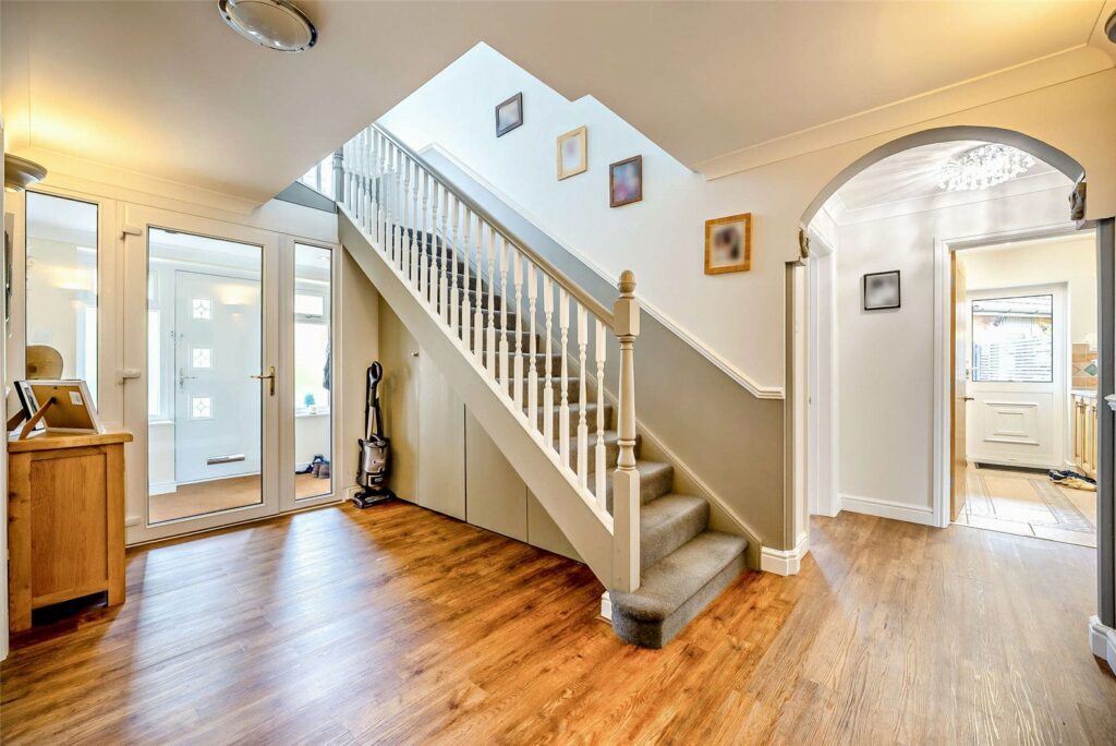 Leondari Manor, Station Road - 10