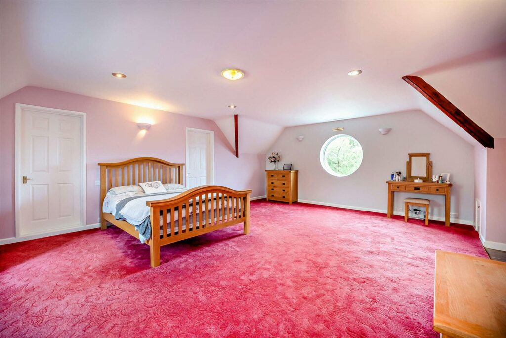 Leondari Manor, Station Road - 16