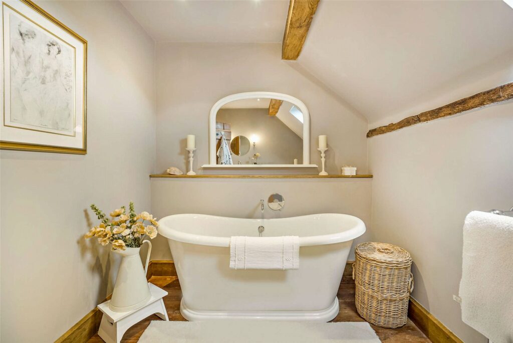 The Long Barn, Longden - 16