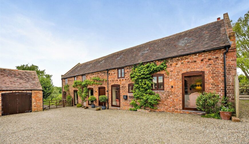 The Long Barn, Longden - 2