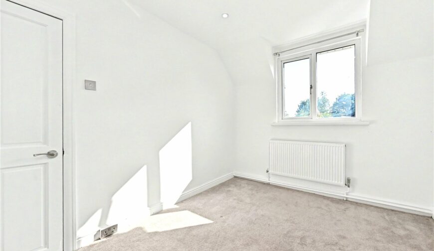 3 Council House, Croxton - Picture No. 08