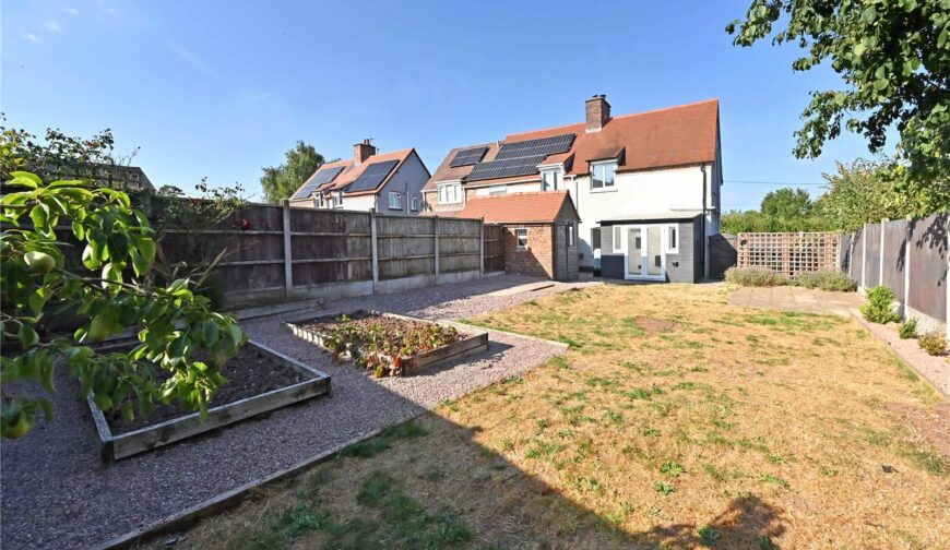 3 Council House, Croxton - Picture No. 11