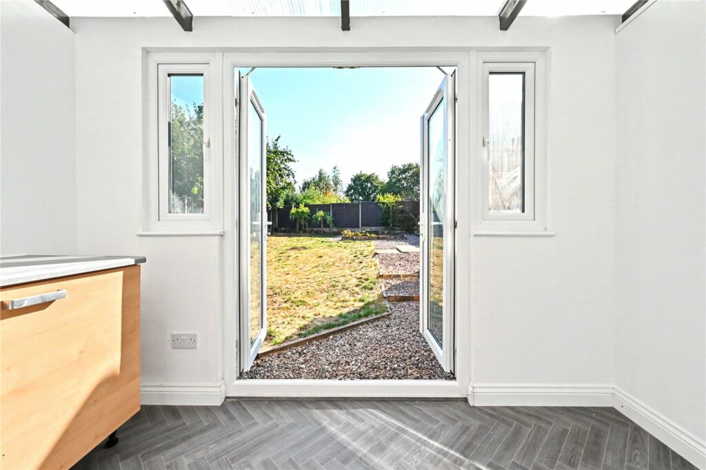 3 Council House, Croxton - Picture No. 17