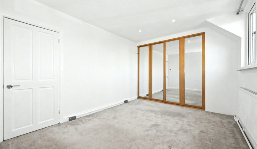 3 Council House, Croxton - Picture No. 21