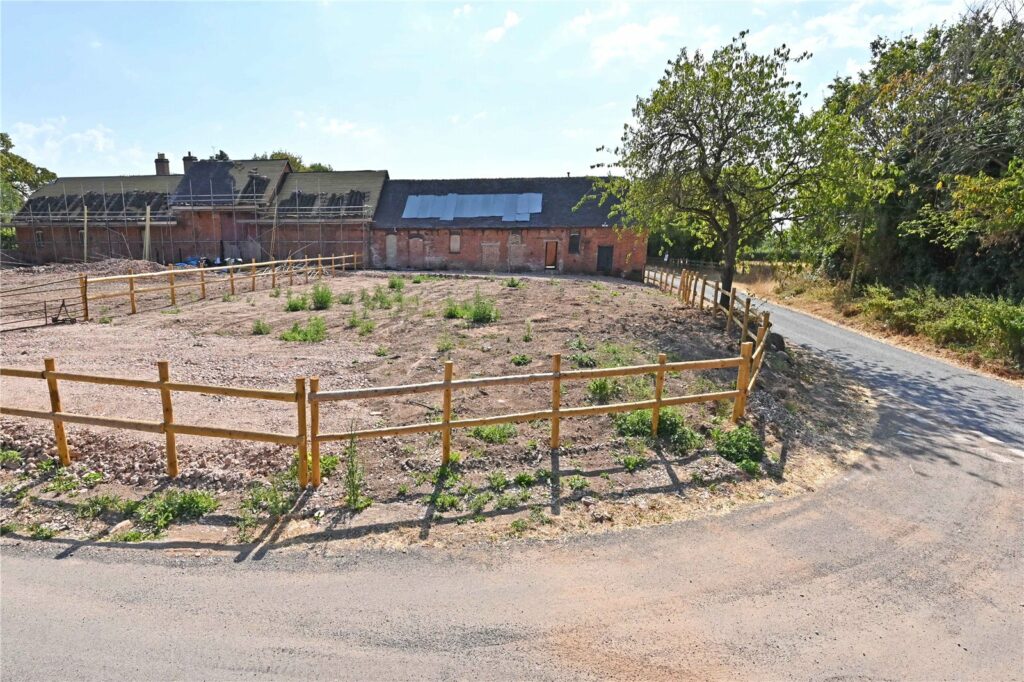 Barn 1 Brockton Hall, Brockton - Picture No. 03