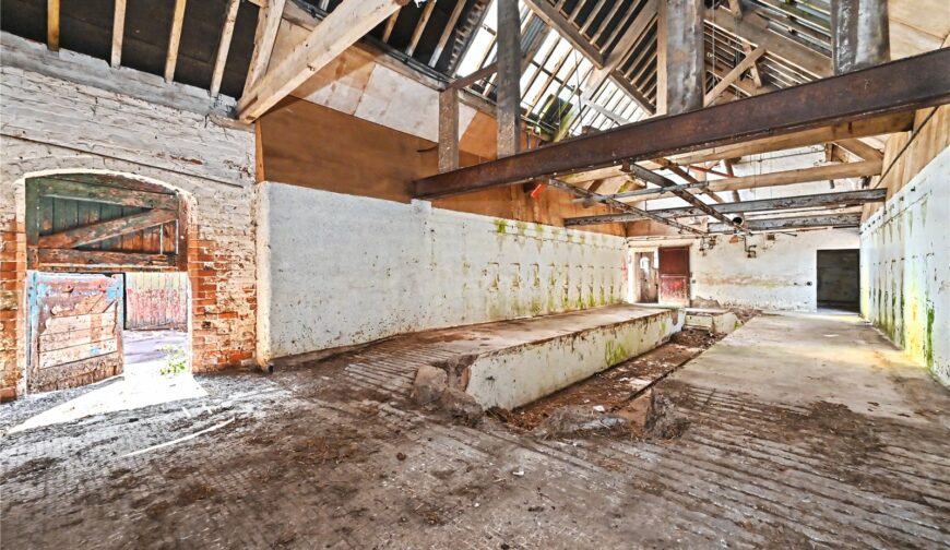 Barn 1 Brockton Hall, Brockton - Picture No. 04