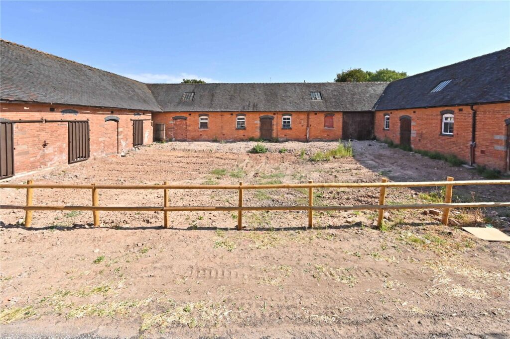 Barns 4, 5 and 6 Brockton Hall, Brockton - Picture No. 06
