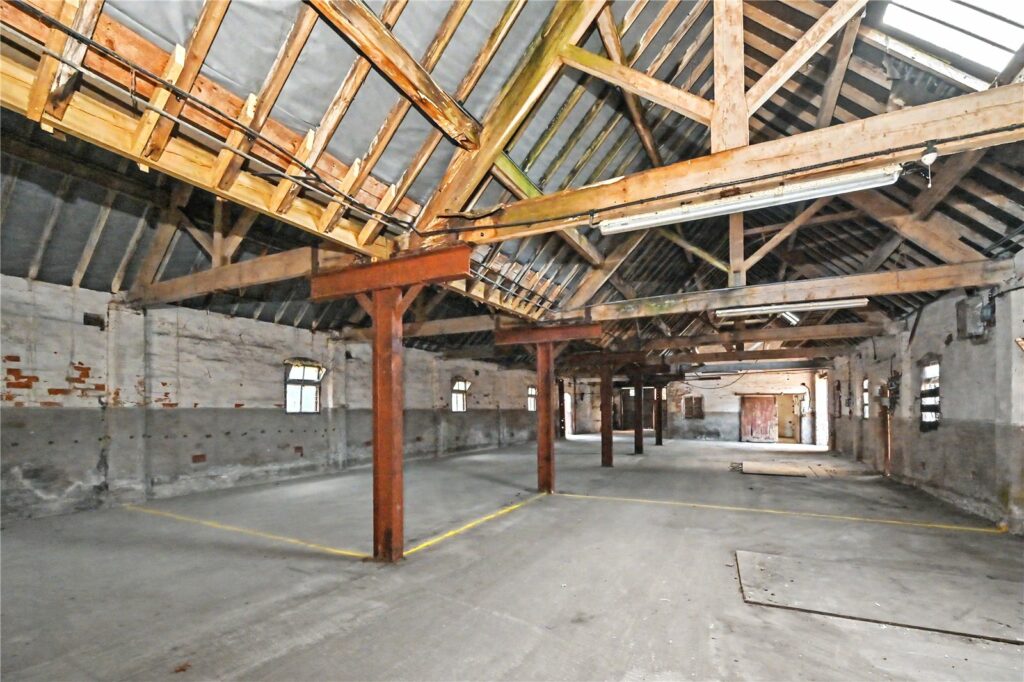 Barns 4, 5 and 6 Brockton Hall, Brockton - Picture No. 09