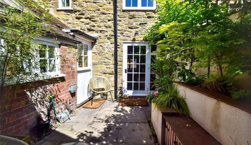 Clee Cottage, Bell Lane - Picture No. 9