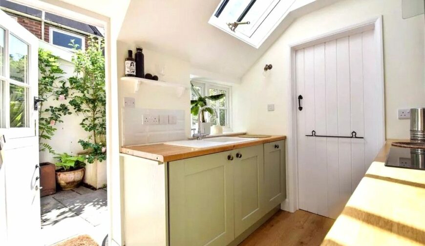 Clee Cottage, Bell Lane - Picture No. 5