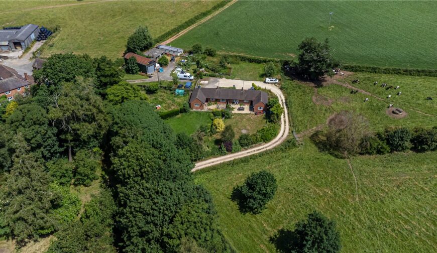 1 Orchard Bungalows, Bitterley - 3