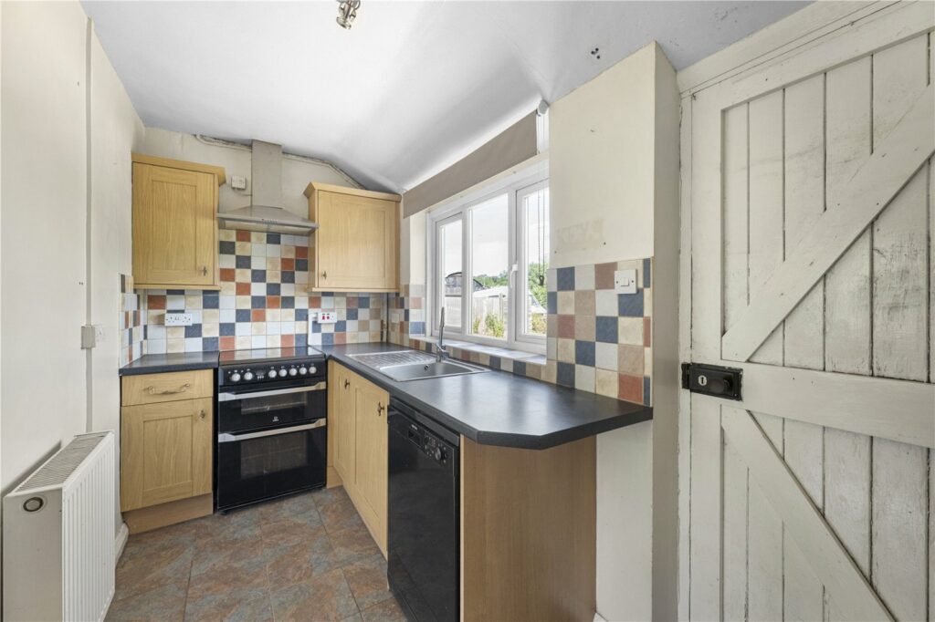 1 Orchard Bungalows, Bitterley - 4