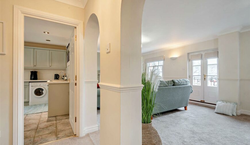 Flat 21, Upper Blackfriars Crescent, St. Marys Water Lane - 8