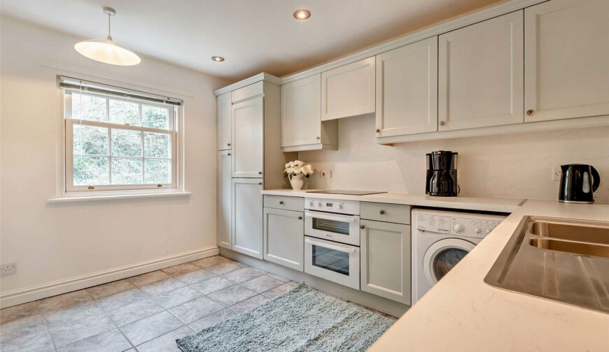 Flat 21, Upper Blackfriars Crescent, St. Marys Water Lane - 5