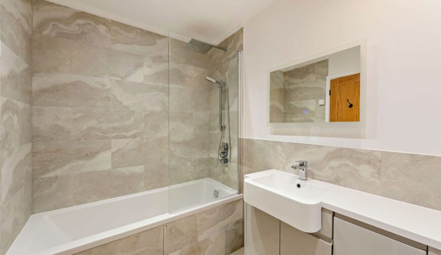 Barn Owl, Ensdon - Bathroom