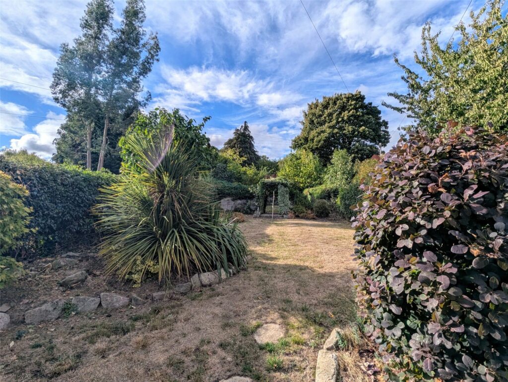 2 Hill View - Picture No. 39