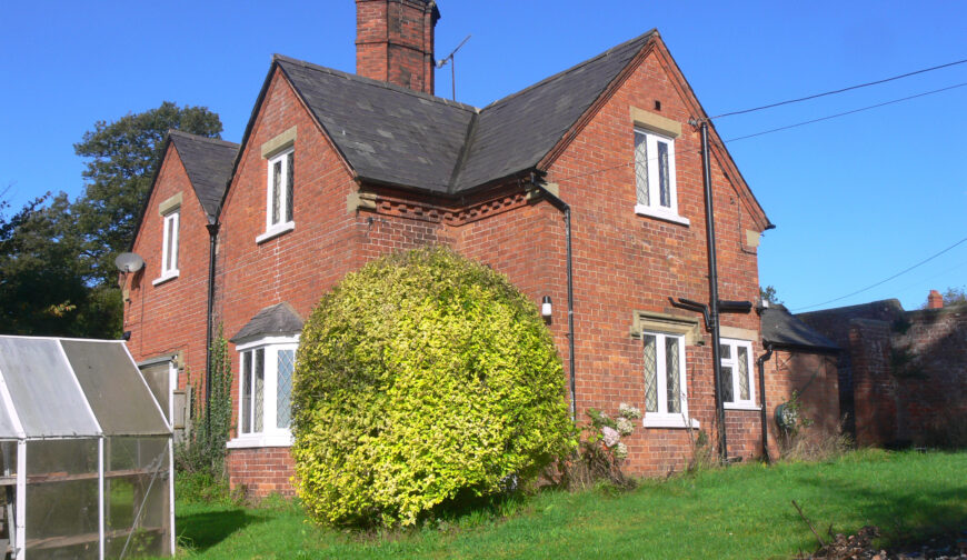 2 Newton Cottages - Picture No 01