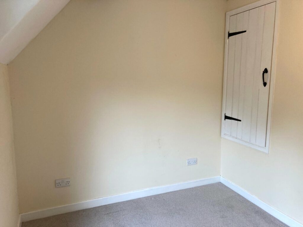33 Broadstone - Picture No. 02