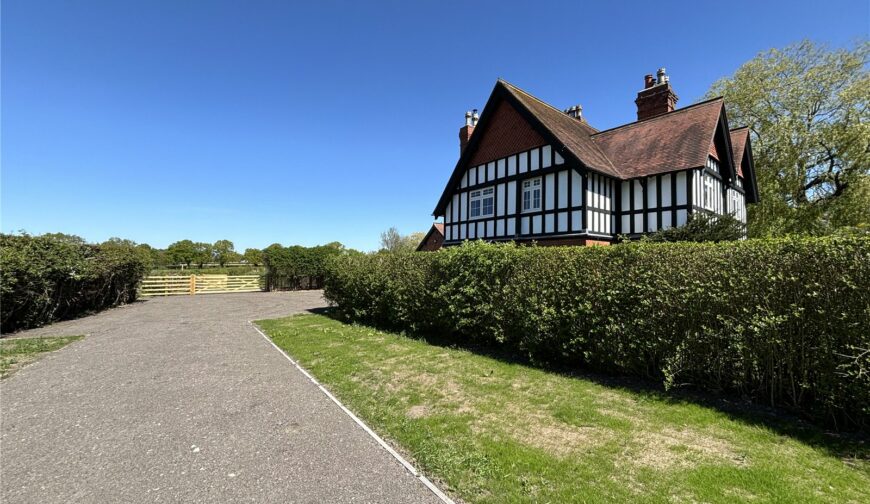 1 Church Cottages, Church Road - Picture No. 11