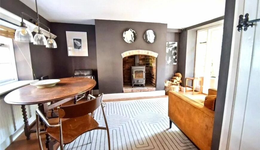 Clee Cottage, Bell Lane - Picture No. 3