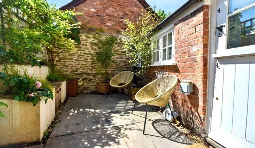 Clee Cottage, Bell Lane - Picture No. 17